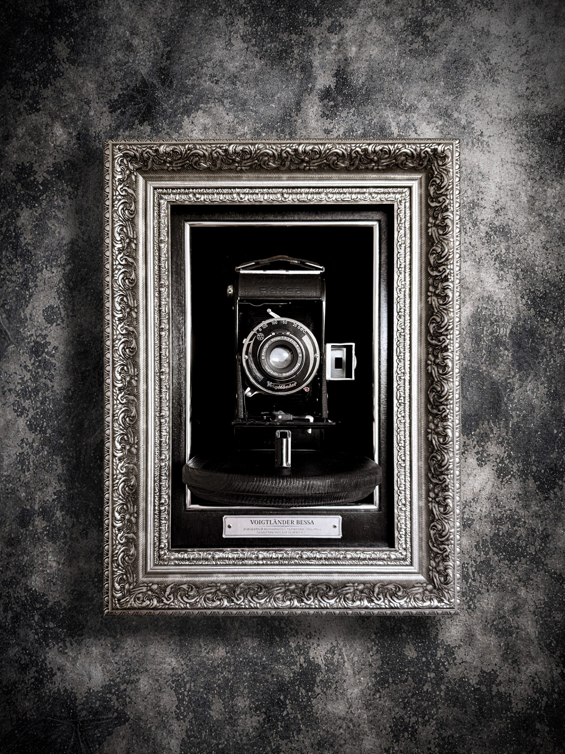 Фотоаппарат Voigtländer Bessa довоенного периода 1930-x годов + пленка Agfa в раме-витрине — изображение 3